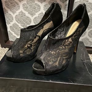 Black Aldo lace peep toe heels